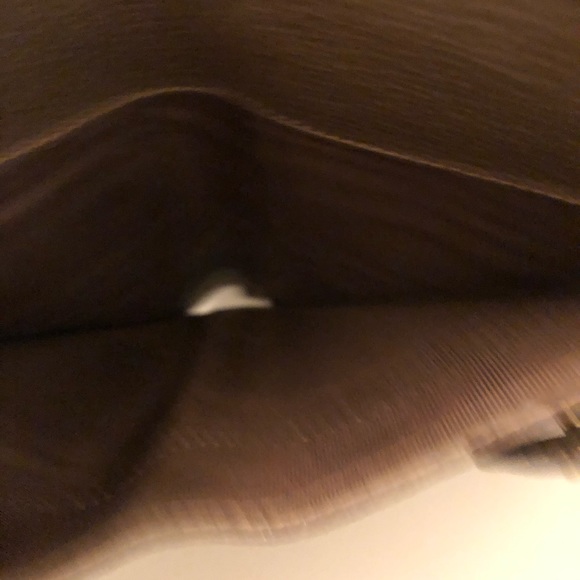 SOLD 🌟 Authentic Gucci wallet - Picture 11 of 11